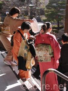 かわいい女の子の初宮参りの方